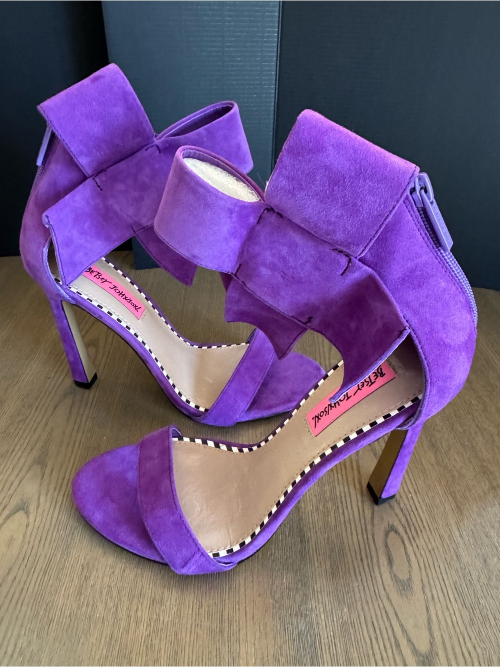 Betsey Johnson Purple Suede Friskyy Stiletto Dress Sandals BIG Bow Open Toe 7.5 - Picture 2 of 13